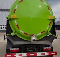 Dongfeng 4X2 8000liter Sewage Suction Vacuum Tanker Sewer ...