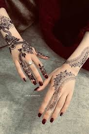 21 Henna Hand Designs That Are A Work Of Art Stayglam In 2020 Henna Tattoo Designs Hand Henna Designs Hand Henna Tattoo Designs