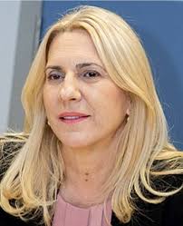 Trump shared a tariff letter sent to Bosnia's head, addressing the  recipient as "Her Excellency" followed by "Dear Mr. President". 🙄 The  letter is marred by grammatical errors, including inconsistent  capitalization, run-on