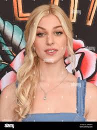 9902 hi-res stock photography and images