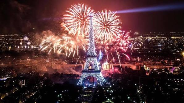 New Year's Eve fireworks over the Eiffel Tower in Paris, France ❤-S