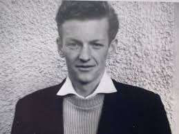 I wish to inform.the..site of the death of Mr Leslie Pedlar who worked with  the company in the seventies He believed in fitness all his life and ran a  gym for many