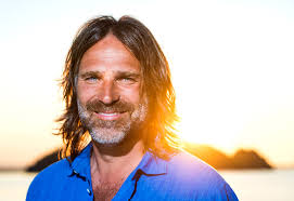16 participants who needs to survive on a desert island. Robinson Comeback Pa Tv3 Etter Atte Ar Kampanje
