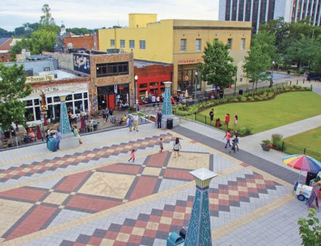Walkable square in Decatur with local dining and cafes.,