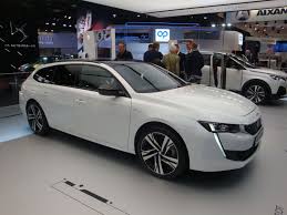 La version hybride de la 508 reprend peu ou proue tous les éléments esthétiques de la thermique. Peugeot 508 Hybrid