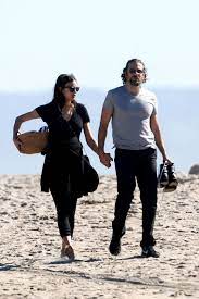 Submitted 1 month ago by deleted. Bradley Cooper Irina Shayk Die Schone Und Der Beau Gala De