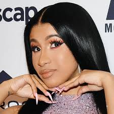 Cardi b with her nail artist, jenny bui (photo: Cardi B Just Revealed Her Shortest Manicure In Ages See The Photos Allure