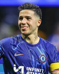 That's why Lavia plays': Enzo Fernandez told why he's not starting for  Chelsea Former Chelsea defender William Gallas has weighed in