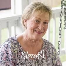 Julie Gore's Instagram, Twitter & Facebook