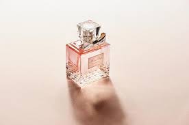 The main issue is to choose a perfume from a recognized brand, designer, or worn by the celebrity. The Top 10 Best Perfume For Women In The World 2021 Beautypert