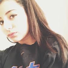 Taylor Rios (@_taylorrios)