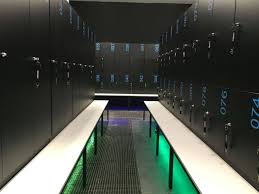 Les Armoires Vestiaires Avec Bancs Integres Sont Equipees De Serrures Atepaa Sport