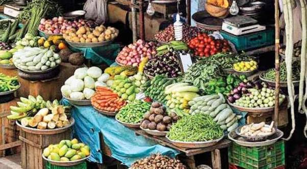 तीन महीने के उच्चतम स्तर पर खुदरा महंगाई लेकिन मोदी के आर्थिक सलाहकार कुछ दूसरी तरह ही सोचते हैं! | न्यूज़क्लिक