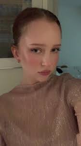 Stella Riddle's Instagram, Twitter & Facebook