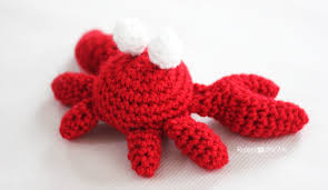 This crochet crab applique is another design made in the shape of a heart. Crochet Crab Pattern Repeat Crafter Me