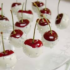 8 Cool New Years Eve Party Ideas Recipes Decorations And Fun Facts By Sasmith Dessert Nouvel An Idees De Fete Plats De Fete