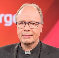 Stephen Ackermann's Instagram, Twitter & Facebook