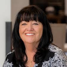 Kim Leavitt's Instagram, Twitter & Facebook