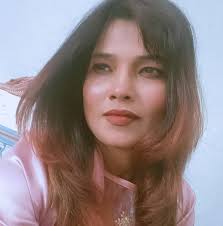 This is #AkshayeKhanna's way and we like the way he looks at life and  success! What are your thoughts? Should an actor market themselves in  today's era to be constantly relevant or