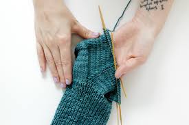 For example if your flap is 32 rows long, you would have 16 sts along each edge of the flap. Knit Along Day 4 The Gusset