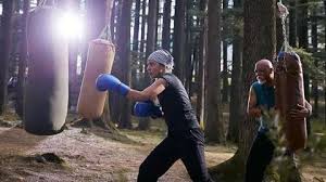 Oct 19, 2020 · the mary kom movie was directed by omung kumar, who made his directorial debut with this film. Mary Kom Film Trailer Kritik