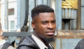 Searching for all public information available on the web. Quand Serge Aurier Met Un Taquet A Francesca Antoniotti Causerie
