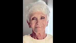 Teresa Bauer's Instagram, Twitter & Facebook