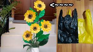 Setelah kamu mengguntingnya, kamu hanya perlu memotongnya secara diagonal. Diy Don T Throw It Away Your Used Plastic Bags Diy Bunga Matahari Plastik Kresek Youtube