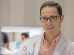 El Dr. Javier Collado recibe el Premio de Doctoralia al mejor cirujano  plástico de España por tercer año