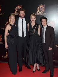A tribute to julianne moore on monday (november 13) in new york city. Bild Zu Josh Hutcherson Die Tribute Von Panem 2 Catching Fire Vignette Magazine Elizabeth Banks Jennifer Lawrence Josh Hutcherson Liam Hemsworth Filmstarts De
