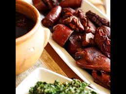 Lava i fagioli e mettili a bagno in acqua fredda per una notte. Come Fare La Feijoada Stufato Brasiliano Di Fagioli E Carne Cucina Brasiliana Youtube