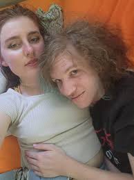 Help making a fun photo edit of sisters