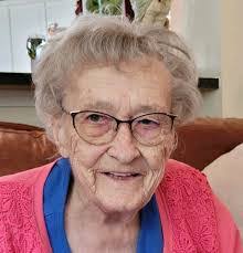 Frankie Dearing's Instagram, Twitter & Facebook