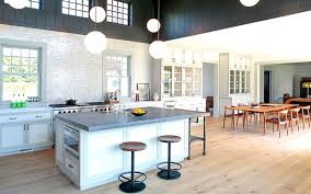 Instalación de todo tipo de parquets, suelos laminados, tarimas flotantes, maderas para espacios. Poner Parquet En Cocinas Y Banos No Es Imposible