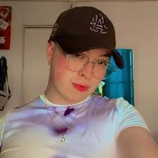 Fran Ackerman's Instagram, Twitter & Facebook