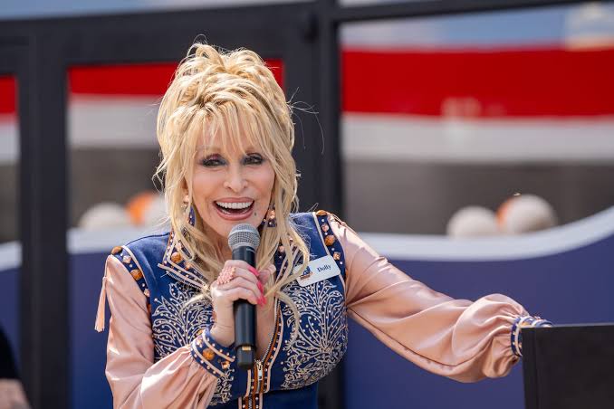 Dolly Parton and her Redding history with Merle Haggard