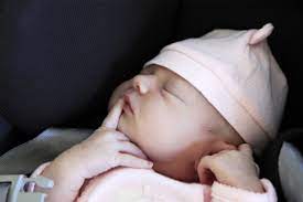 Quand Le Bébé Ne Prend Pas Encore Le Sein