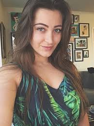 Helena James (@Helena054)