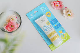 Jual beli online aman dan nyaman hanya di tokopedia. Beauty Blogger Indonesia By Lee Via Han Review Emina Sun Battle Spf 45 Pa