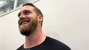 1212 Atom Chinooks Riley Potts scores against Thunder