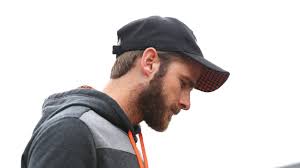 Published on april 18 sun risers hyderabad capitan kane and mainsh pandey doing break the beard challenge. Shoulder Injury Puts Kane Williamson In Doubt For Third Test