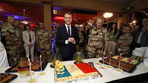 Macron in Chad for Christmas dinner ...