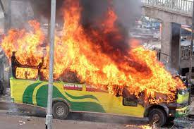 Maafisa wa polisi katika eneo la kayole, jijini nairobi wanawasaka wanaume wawili wanaodaiwa kuwaua wanaume wengine wawili akiwemo mlinzi katika mtaa wa nasra mnamo. Planned Demo By Kayole Matatu Operators Aborts Nairobi News