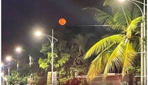 2021年（2021 ねん）は、西暦（グレゴリオ暦）による、金曜日から始まる平年。令和3年。 この項目では、国際的な視点に基づいた2021年について記載する。 干支：辛丑（かのと うし）. 2021å¹´è¡€æœˆçš„å‡ºçŽ° æ³•è½®å¤§æ³•æ­£è§ç½'