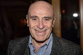 Assieme ad antonello venditti, nico fidenco, gianni meccia e jimmy fontana, vianello può considerarsi esponente di una scuola romana dei cantautori, che faceva capo alla rca di vincenzo micocci e si contrappone alla scuola genovese per un genere più spiritoso e disimpegnato, che si presta. Radio Birikina Edoardo Vianello