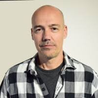 90+ perfiles de «Uhrich»