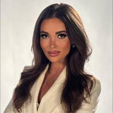 Hanna Powers updated their profile picture.