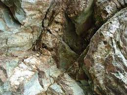 How To Make Fake Rocks Using Expandable Spray Foam Ehow Faux Rock Walls Fake Rock Fake Rock Wall