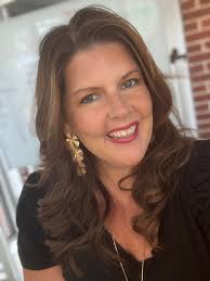 Thank you to everyone who joined my live yesterday. This was the final look  from that live. If you are interested in any products I used please drop a  🙌🏻 below so