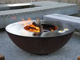 Feuerring Grilliere Tschannen Gartenbau Murzelen B Bern Aussenkuche Feuerschale Mit Grill Feuerstelle Garten